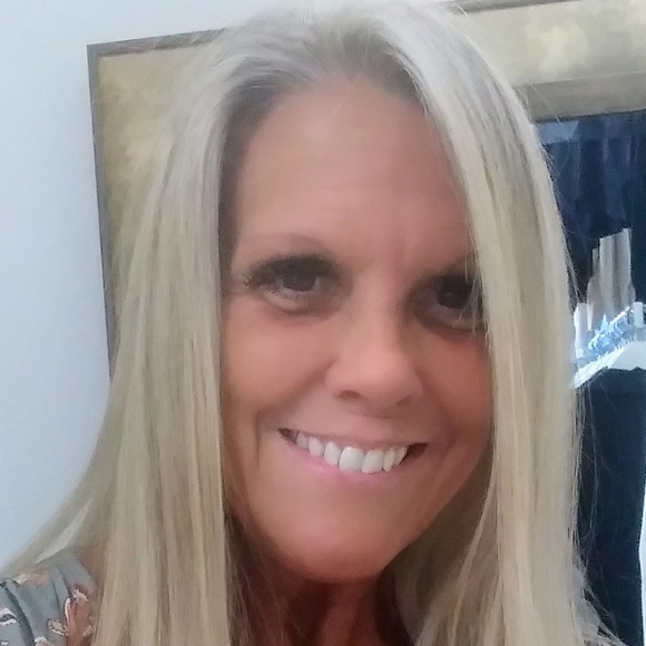 Quality items; jewelry,clothing,shoes,purses. - Picture 4 of 4